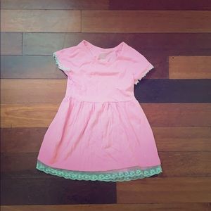 A cute pink summer dress! 💗